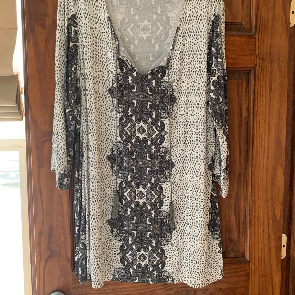 Rose & Olive 3/4 sleeve tunic blouse with tassels